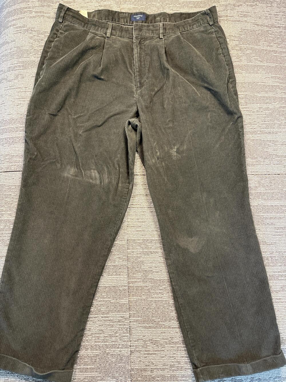 Dockers Pants Mens 40x30 Green Relaxed Fit Corduroy Pleated Cuffed Straight Leg